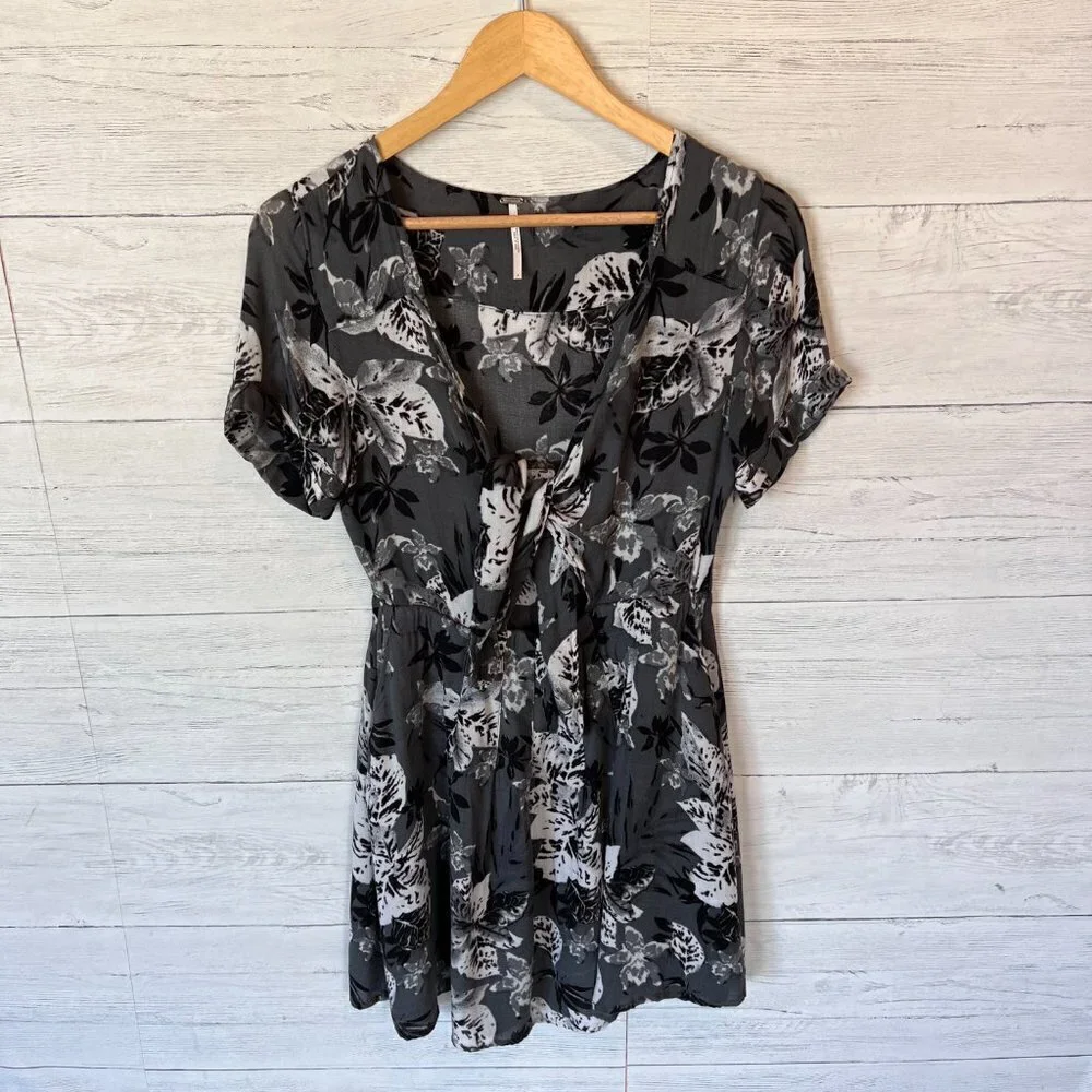 Free People Dress Size 4 Part Time Love Grey Floral Mini Short Sleeve Tie Front